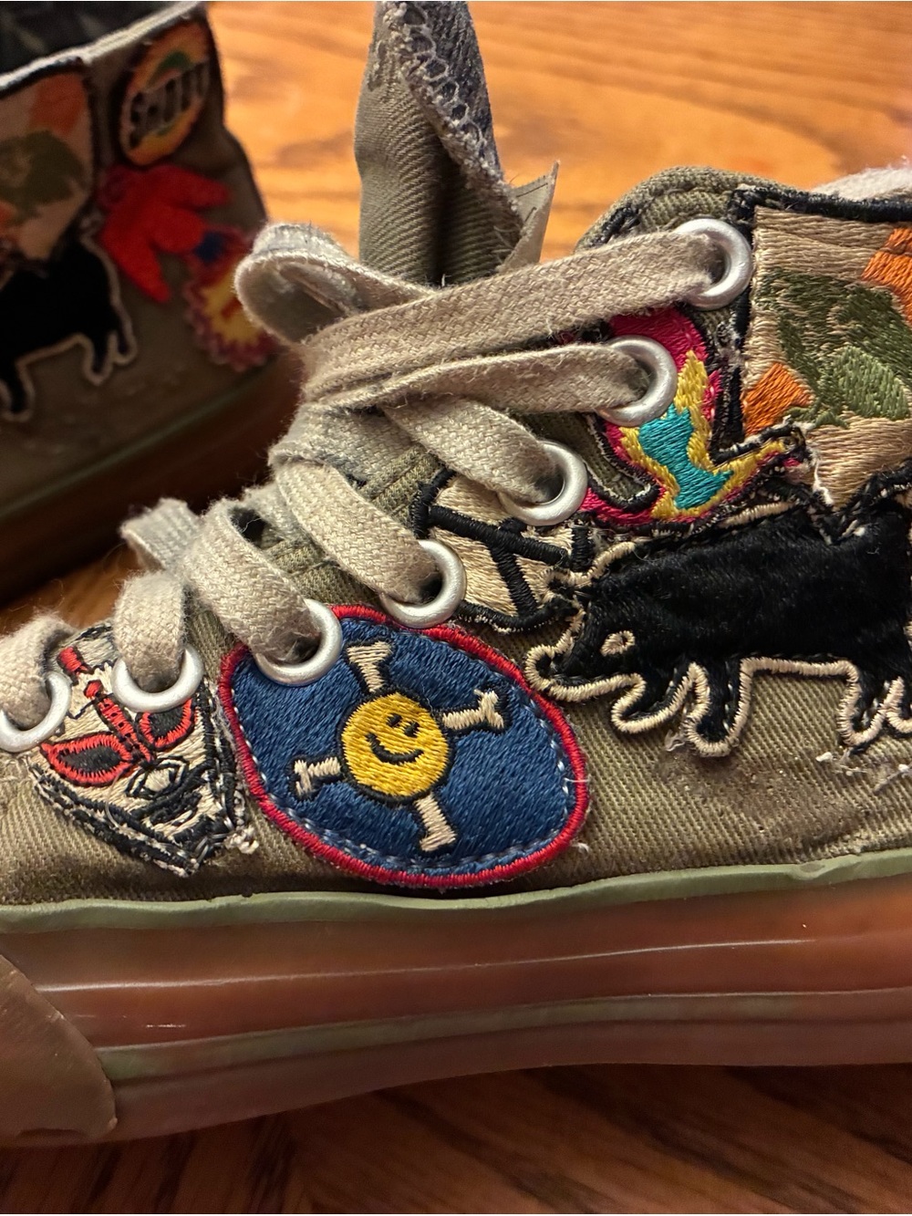 Pom D'Api Olive Green Kids High-Top Sneakers with Patch Details size 11